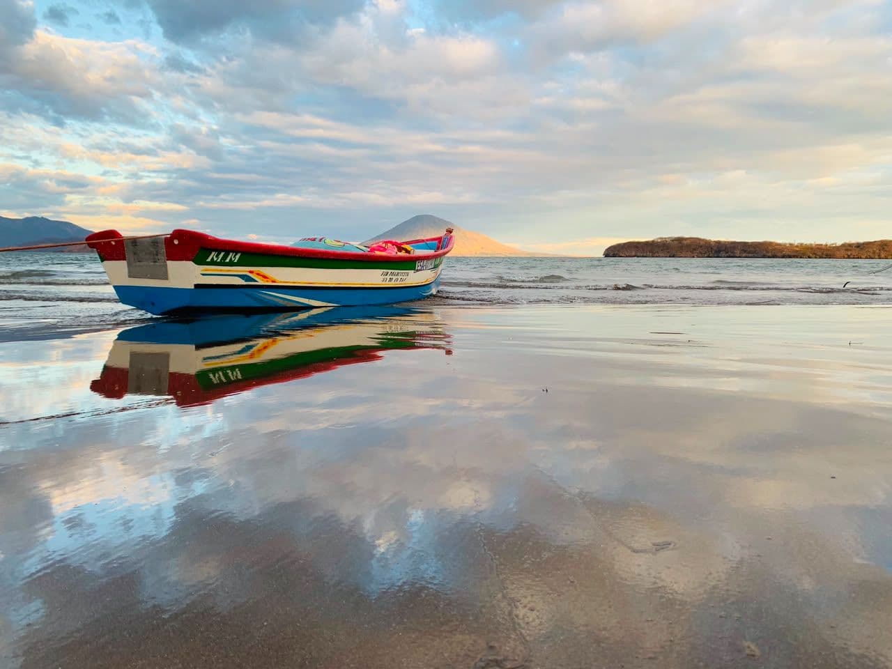 Sail between Playa El Carey, Isla Zacatillo, and Hot Springs in the Gulf of Fonseca