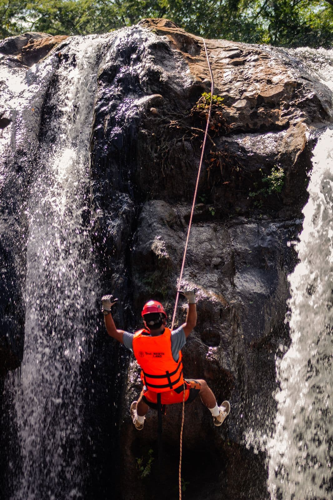 Malacatiupán Rappel with Transportation and Meals