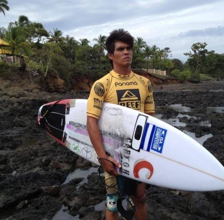 Learn to Surf at Playa El Tunco