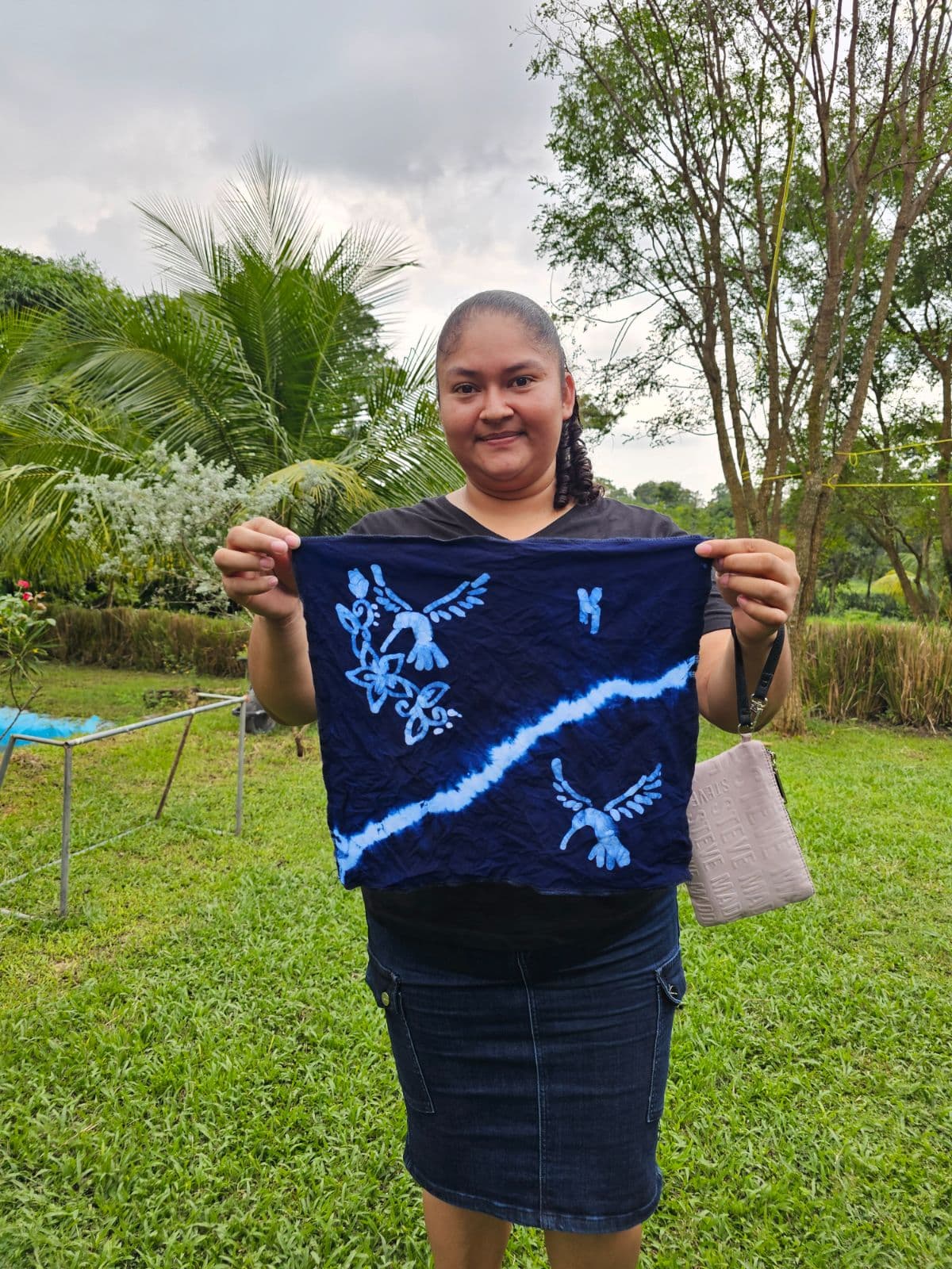Artisanal Dyeing of Scarves with Indigo Extraction at the Santiago Nonualco Plantation