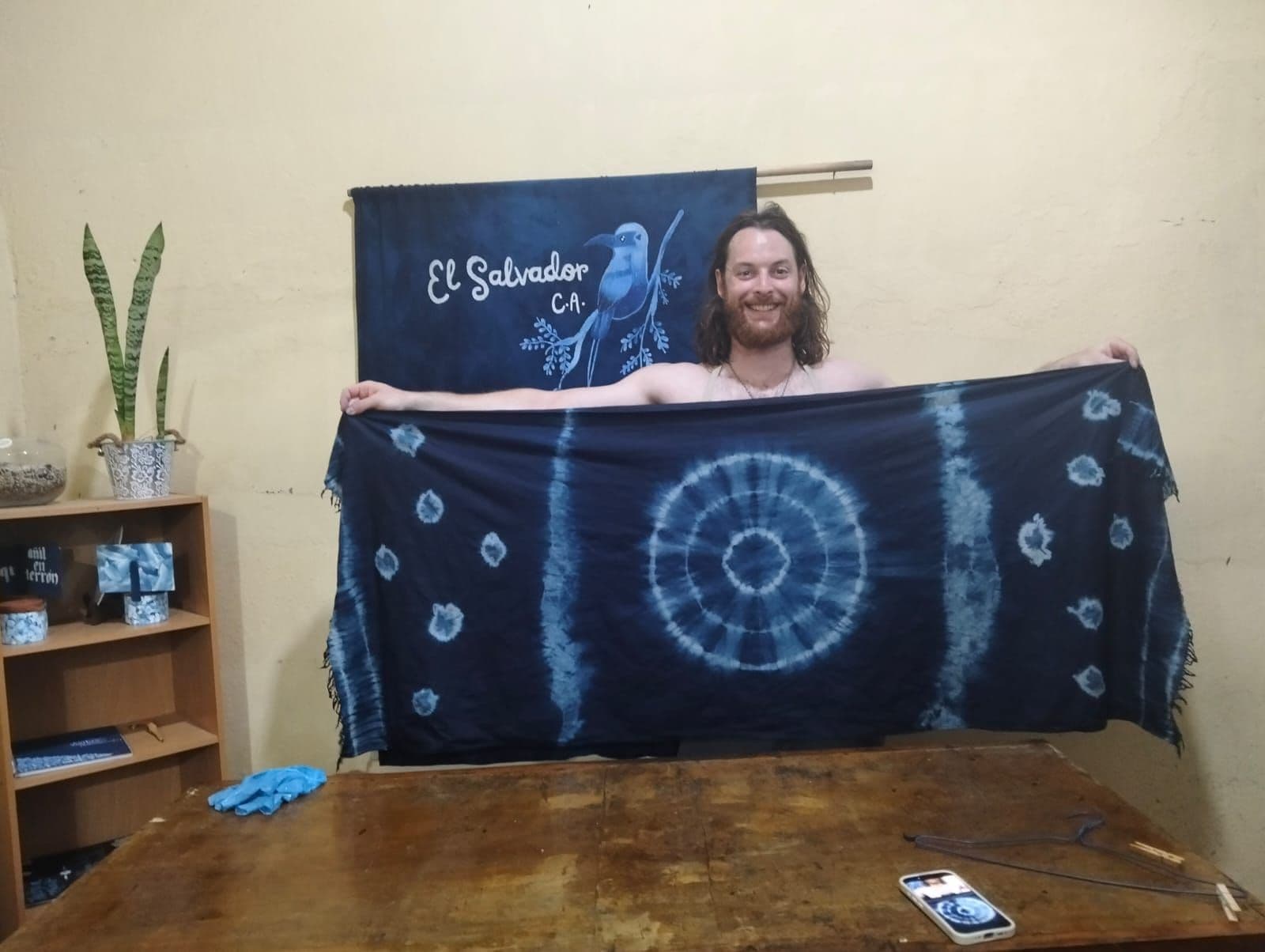 Rebozo Azul - Design and dye your own artisanal indigo shawl in Suchitoto