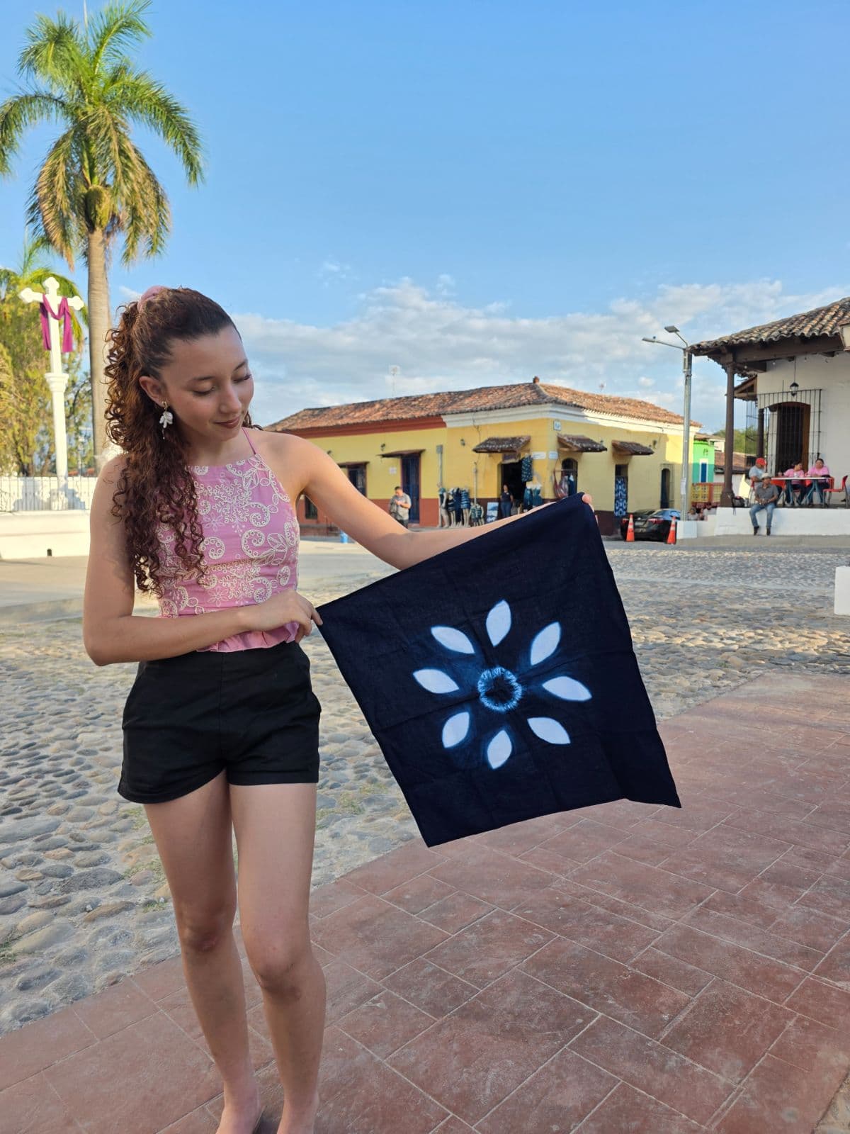 Herencia Azul - Dye Your Own Scarf with Indigo in Suchitoto