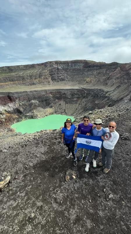 Natural Tour between Volcanoes and Lakes